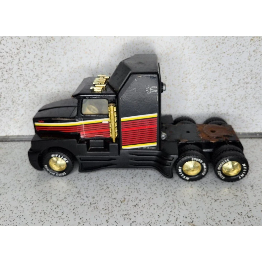 Nylint Sound Machine Road Rumbler Pressed Steel Semi Truck 89 Freightliner Works